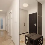 Luxury Sunny - Ac, Free Garage, Metro, Balcony, Ps5, 2nd Parking On Request