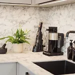 Apartment Luxury Sunny - Ac, Free Garage, Metro, Balcony, Ps5, 2nd Parking On Request *