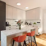 Apartment Luxury Sunny - Ac, Free Garage, Metro, Balcony, Ps5, 2nd Parking On Request