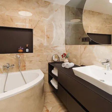 Luxury Sunny - Ac, Free Garage, Metro, Balcony, Ps5, 2nd Parking On Request Lejlighed *