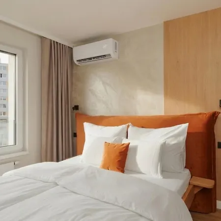 Luxury Sunny - Ac, Free Garage, Metro, Balcony, Ps5, 2nd Parking On Request Praga