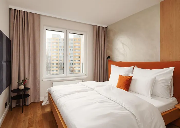 Luxury Sunny - Ac, Free Garage, Metro, Balcony, Ps5, 2nd Parking On Request * Praga