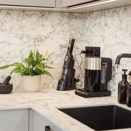 Apartament Luxury Sunny - Free Garage, Metro, Balcony, Ps5, 2nd Parking On Request *