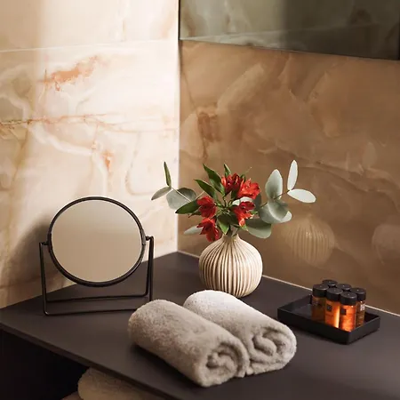 Luxury Sunny - Ac, Free Garage, Metro, Balcony, Ps5, 2nd Parking On Request Praha