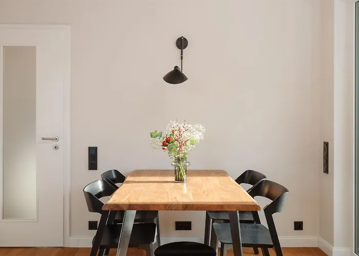 Luxury Sunny - Ac, Free Garage, Metro, Balcony, Ps5, 2nd Parking On Request * Прага