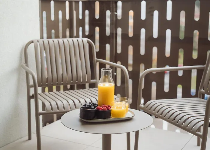 Luxury Sunny - Ac, Free Garage, Metro, Balcony, Ps5, 2nd Parking On Request