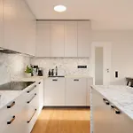 Luxury Sunny - Ac, Free Garage, Metro, Balcony, Ps5, 2nd Parking On Request Prague